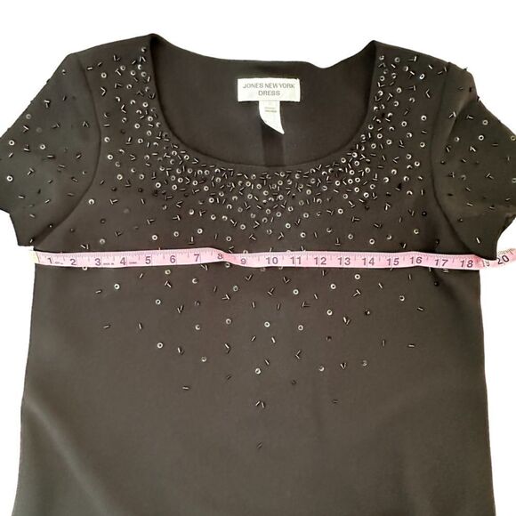 Jones New York ~Black Short Sleeved Dress with beading detail on bodice ~size 10 - Picture 6 of 7